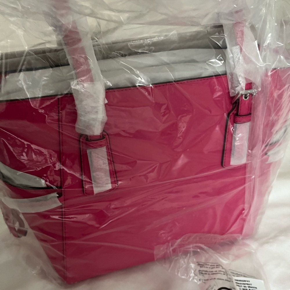 NWT Michael Kors Saffiano Leather Tote/Matching wallet set. Dragonfruit pink. - Picture 5 of 13